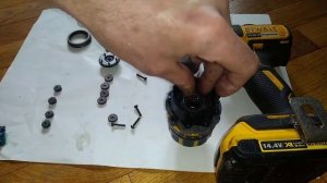 Шуруповёрт Dewalt DCD 732 D2. Замена патрона. Сборка редуктора