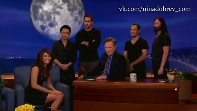 Актриса Нина Добрев(Елена из сериала Дневники вампира) в шоу Конан О'Брайена смотреть онлайн