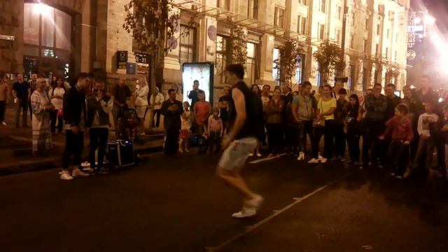 Popping Киев (DANCER POPPING freestyle ) kyiv смотреть онлайн