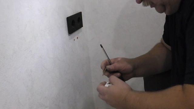 Установка розетки для индукционной варочной поверхности в новостройке. Монтаж, комментарии.