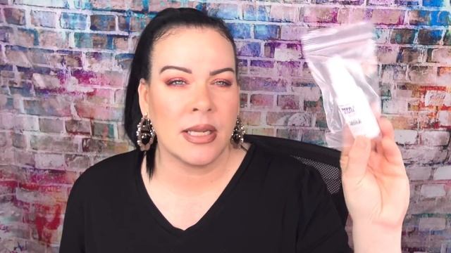 Sneaky Or Smart? Walmart Beauty Box Spring 2023 - This Stinks! смотреть онлайн