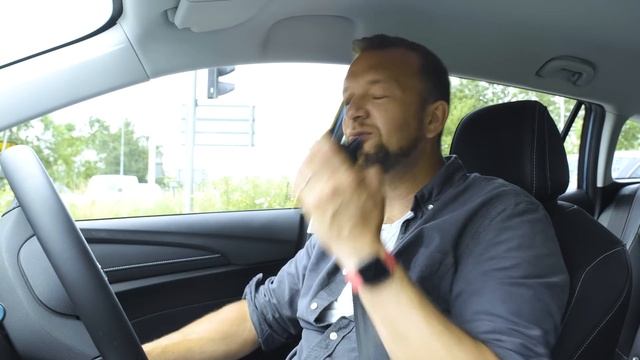 MG5 v VW ID.3 v Hyundai Kona Electric – Which is our real world miles per £ winner? / Electrifying смотреть онлайн