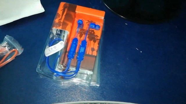 فتح صندوق سماعة JBL T110 BT PURE Bass смотреть онлайн