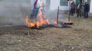 ШОК! Чучело горит| Неподжигаемое чучело