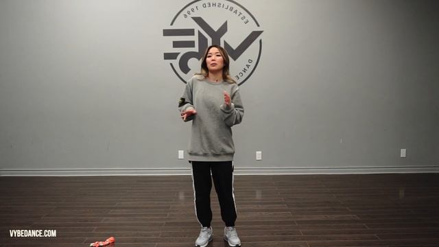 LEARN TO DANCE in CHINGLISH?! Beginner Hip Hop/Kpop Class with JAS | "Birthday" Remix by Jay Park смотреть онлайн
