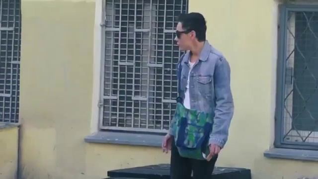 Эдвард Бил раздает деньги просто так смотреть онлайн