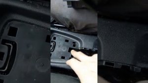 Как снять нижний тоннель на VW Polo