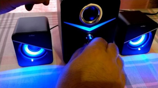 Колонки 2.1 Aceline ASP240 - внешний вид, демонстрация подсветки