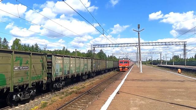 Электропоезд ЭТ2М - 051 на станции Мшинская. (22.06.2020). смотреть онлайн