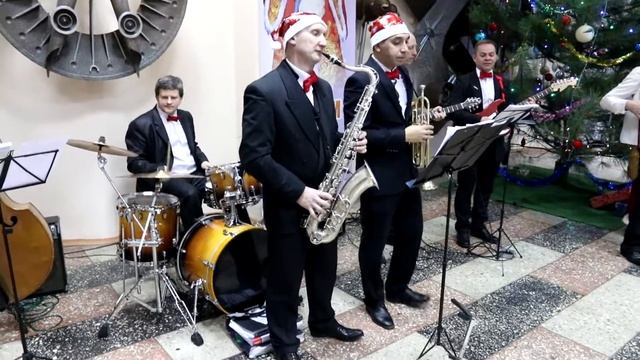 Новогодние игрушки смотреть онлайн