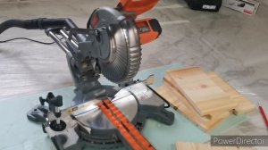 Торцовочная пила Black & Decker Bes 700.