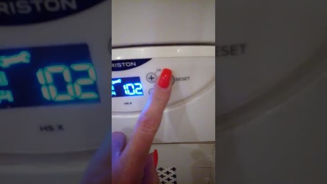 Невозможно сбросить ошибку 102 и перезапустить котёл - кнопка RESET не реагирует Ariston HS X 24 FF смотреть онлайн