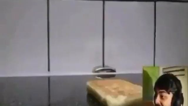 вафелька упала.