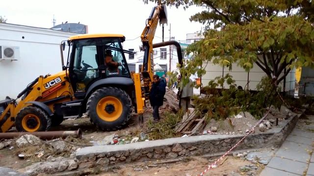 Как экскаватор достает газовую трубу смотреть онлайн