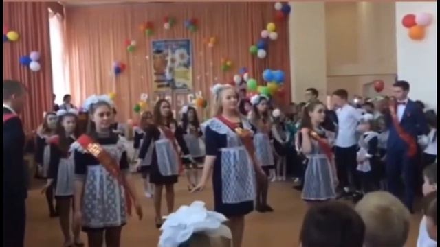 Последний звонок 2019. Посёлок Половинка ХМАО смотреть онлайн