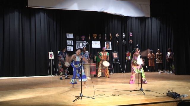 African Museum Feat. Universal African Dance & Drum Ensemble смотреть онлайн