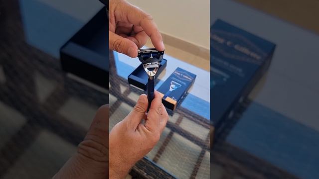 Обзор кассетной бритвы King C Gillette смотреть онлайн