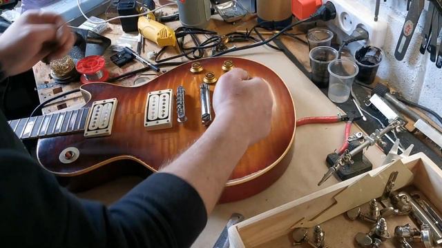 Сборка электрогитары Les Paul (Стефани Бурст. Часть 6) смотреть онлайн