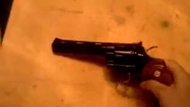 Colt Python 357 Magnum revolver (1976) смотреть онлайн