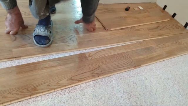 Элементарная сборка пола из паркетной доски. смотреть онлайн
