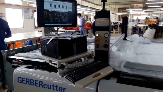 Automatic Fabric Spreading and Fabric Cutting machine //Gerber Fabric cutter machine/Lay cutting m/ смотреть онлайн