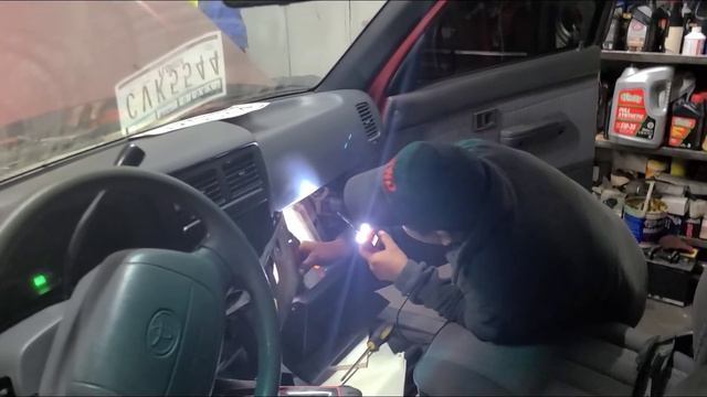 TOYOTA TACOMA NO ENCIENDE Y NO HAY CHECK ENGINE смотреть онлайн