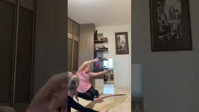 Семья Ивановых поддержала челлендж Хореографического ансамбля "ВЕСНА" #ЗажигайсВесной смотреть онлайн