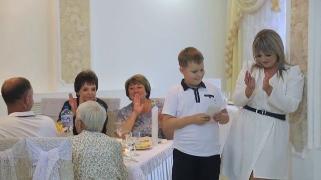 Вопросы гостям о женихе и невесте на свадьбе смотреть онлайн