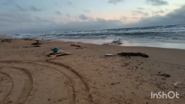 ВИТЯЗЕВО: Ураган на море сдувает с ног! смотреть онлайн