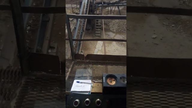 РАБОТА НА ДРОБИЛЬНОЙ УСТАНОВКЕ ПРОИЗВОДСТВО ЩЕБНЯ ОТСЕВА ПЛЮСЫ И МИНУСЫ ТАКОГО БИЗНЕСА смотреть онлайн