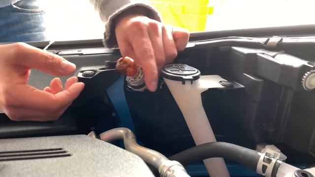 Toyota CH-R - Turn Signal Bulb Replacement - DIY How To смотреть онлайн