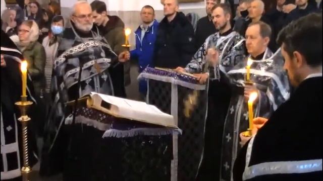 21 04 2022 Утреня с чтением 12-ти Страстных Евангелий смотреть онлайн