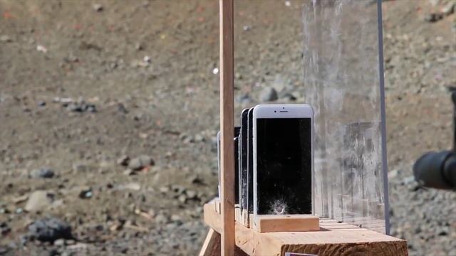 Сколько нужно iPhone, чтобы остановить пулю АК-74 смотреть онлайн