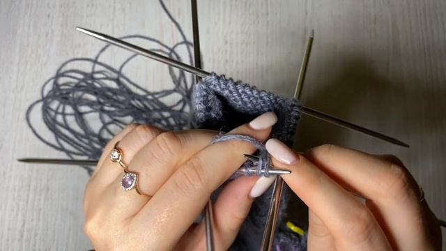 ВАРЕЖКИ СПИЦАМИ\\ПРОСТОЙ ЦВЕТОЧНЫЙ УЗОР смотреть онлайн