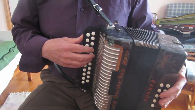 Irish button accordion: alternatives to 5-note rolls on the offbeat смотреть онлайн
