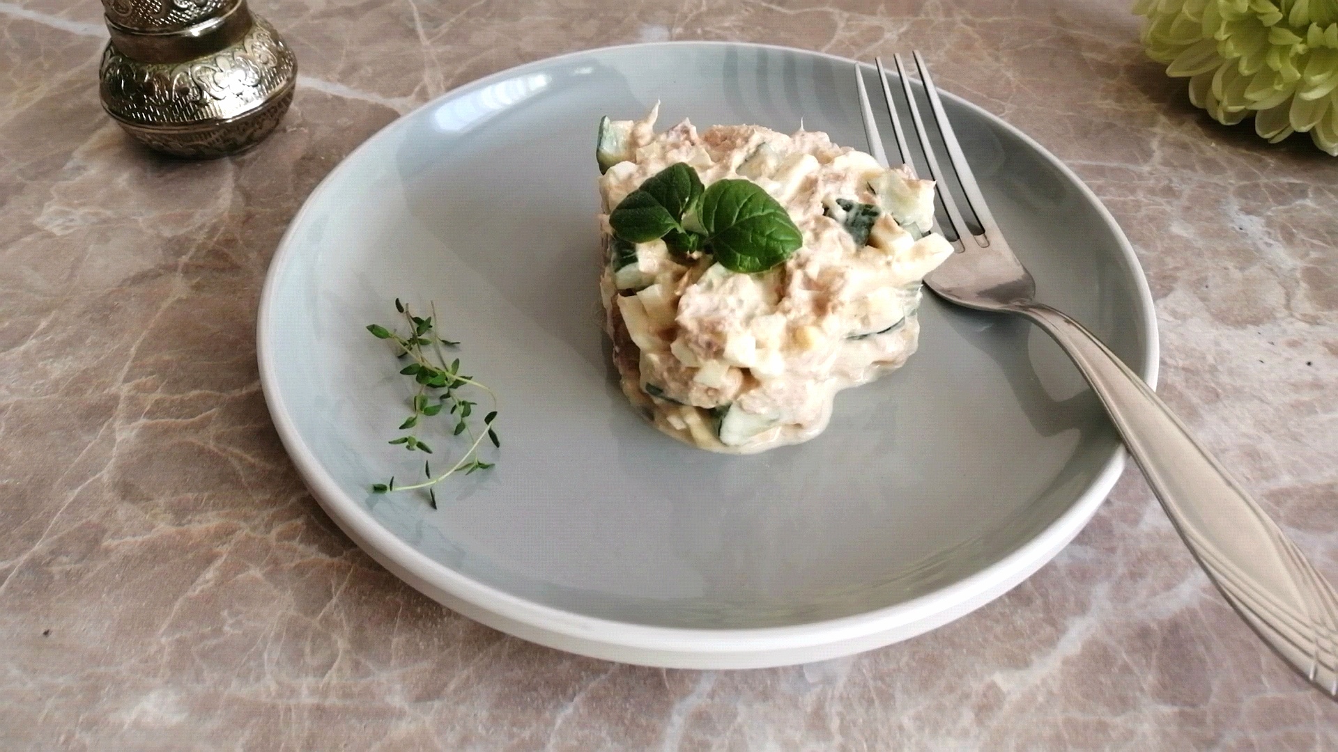 Салат с тунцом консервированным. Всё просто и быстро! смотреть онлайн