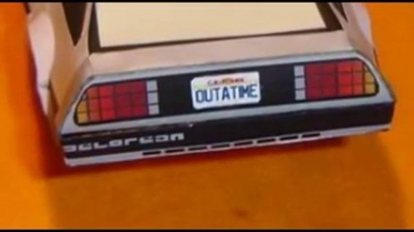 Бумажная модель DeLorean - Paper model