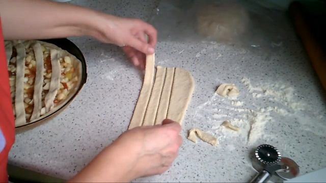 Большой круглый пирог с яблоками( постный) на закваске Левито Мадре смотреть онлайн