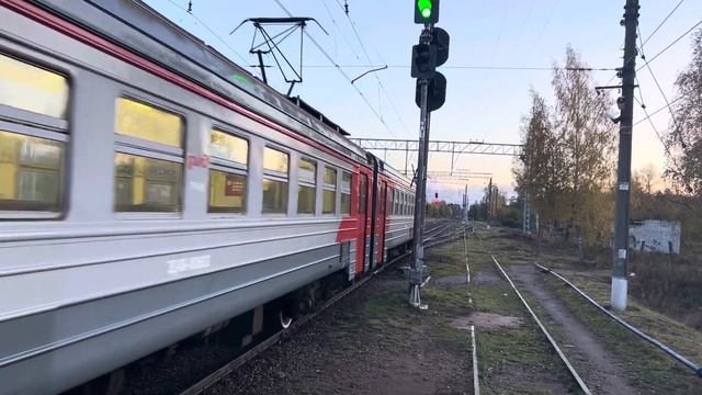 ЭД4М-0086 «Победа» сообщением Санкт-Петербург - Луга-1 отправляется со ст. Сиверская