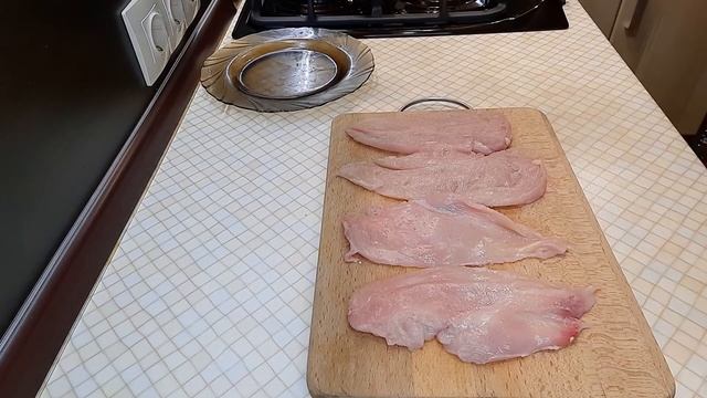 Вкусные и сочные Отбивные из куриного филе? смотреть онлайн