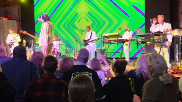 Todd Rundgren “Everybody” смотреть онлайн
