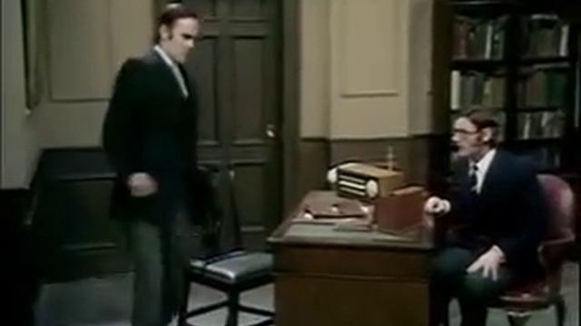 Monty pythons ministry of silly walks смотреть онлайн