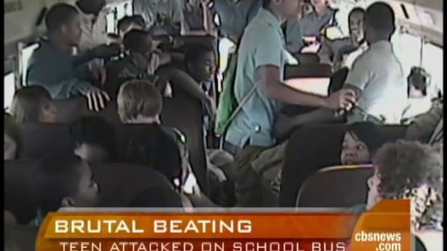 Student Attacked on Bus смотреть онлайн