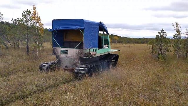 Обзор Вездеход ( Мечта)своими руками на гусеницах, первый раз на болоте за клюквой. смотреть онлайн