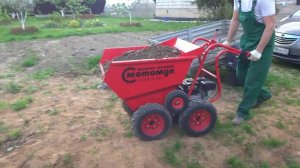 МОТОМУЛ перевозит грунт (мини думпер, мини самосвал МОТОМУЛ)