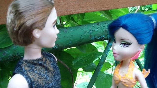Bratz сериал "СантаБарби" 7серия "Раскрыть карты" смотреть онлайн