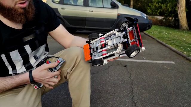 EV3 Гоночный автомобиль управление по Bluetooth с другого блока EV3. смотреть онлайн