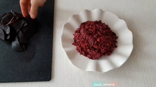 Салат Роза. Очень красивый салат из свеклы. #RoseSalad #СалатнаПраздничныйСтол #СаулеБибаева #салат смотреть онлайн