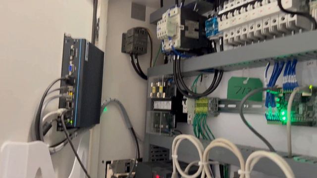 EtherCAT EC01 Mach4 CNC Controller Showcase using Mitsubishi Servo смотреть онлайн