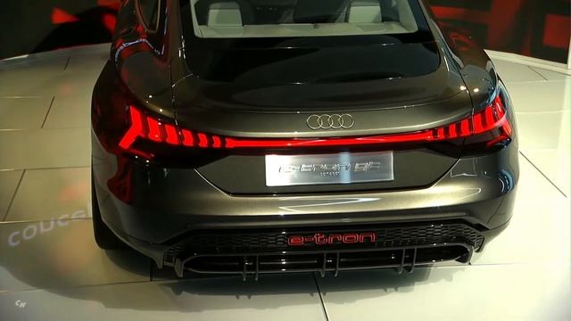Audi e-tron GT concept unveiled at Los Angeles Auto Show 2018 смотреть онлайн